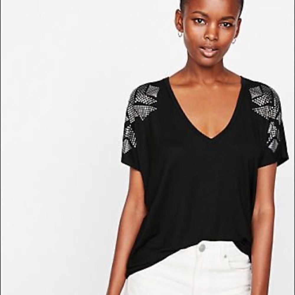 ✨ Express Short Dolman Studded Sleeve V Neck Top✨
